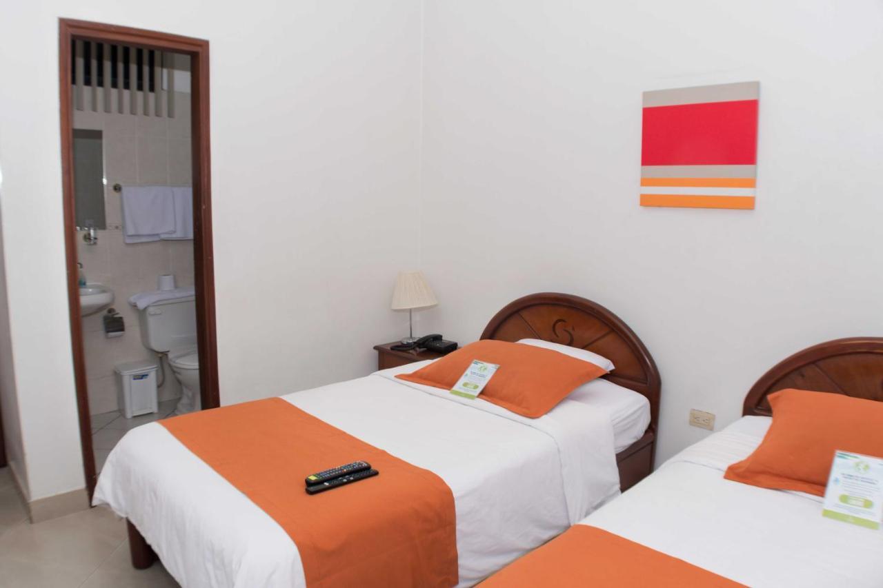 Hotel Castell Guayaquil Exterior photo