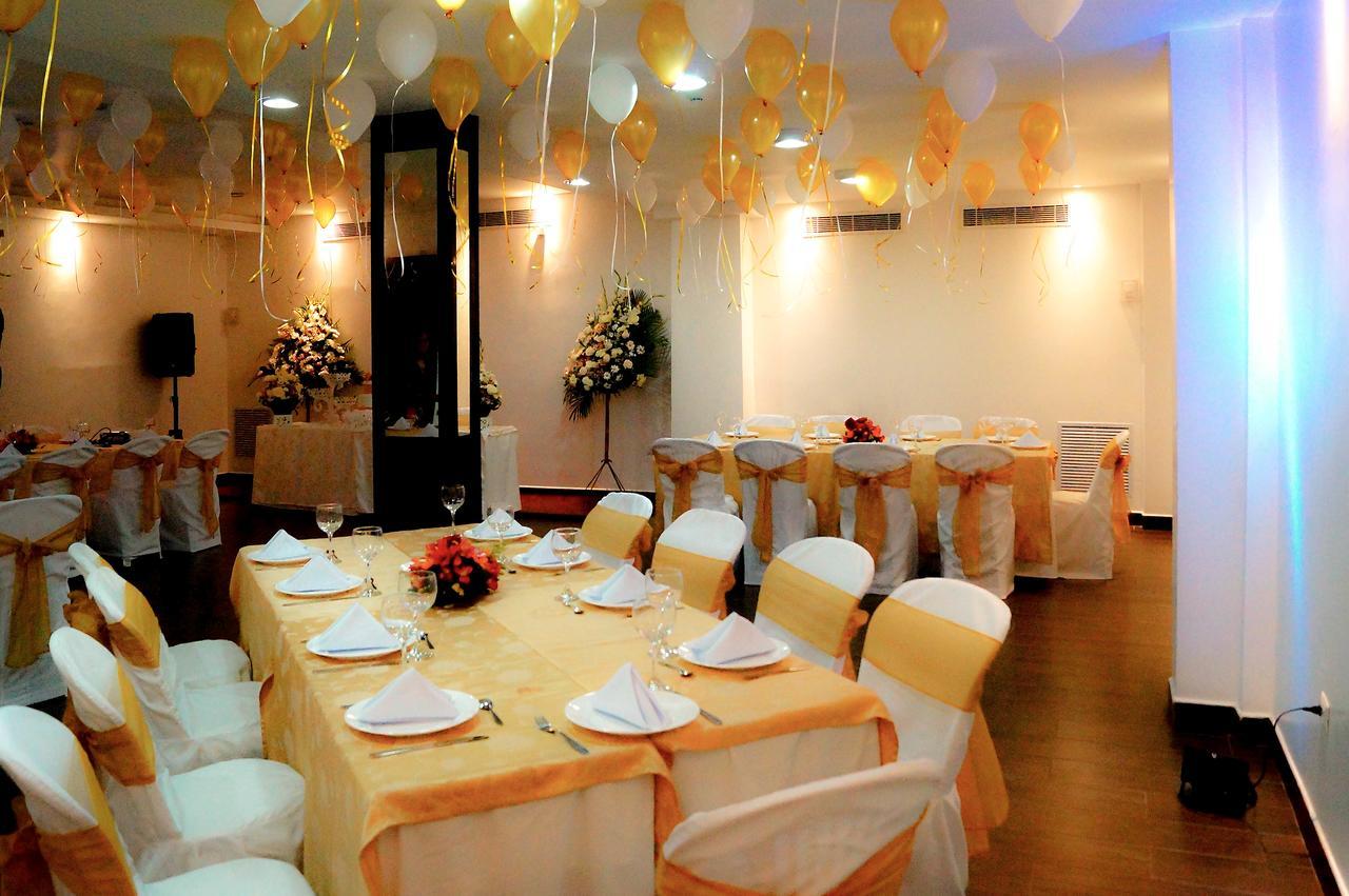 Hotel Castell Guayaquil Exterior photo