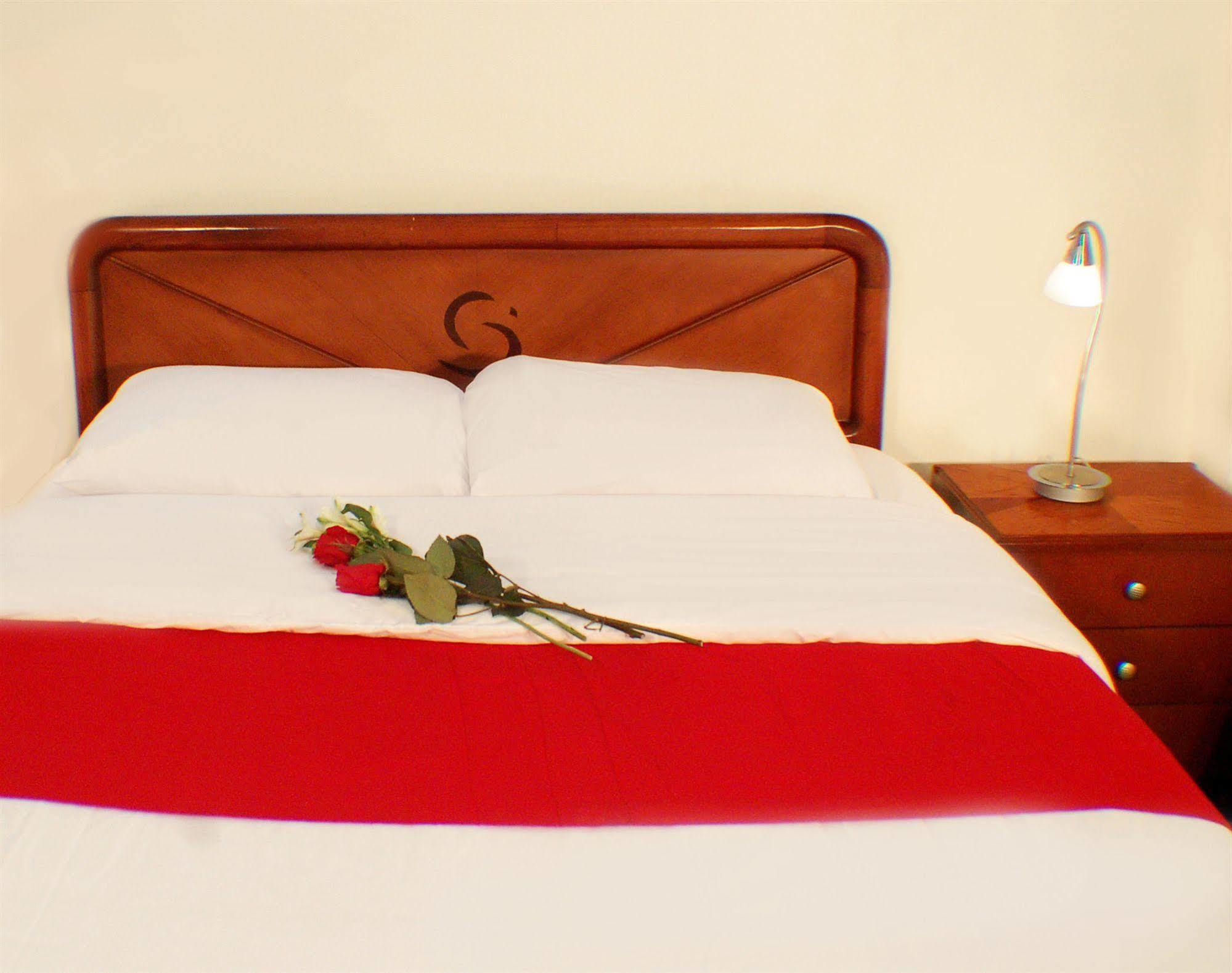 Hotel Castell Guayaquil Exterior photo