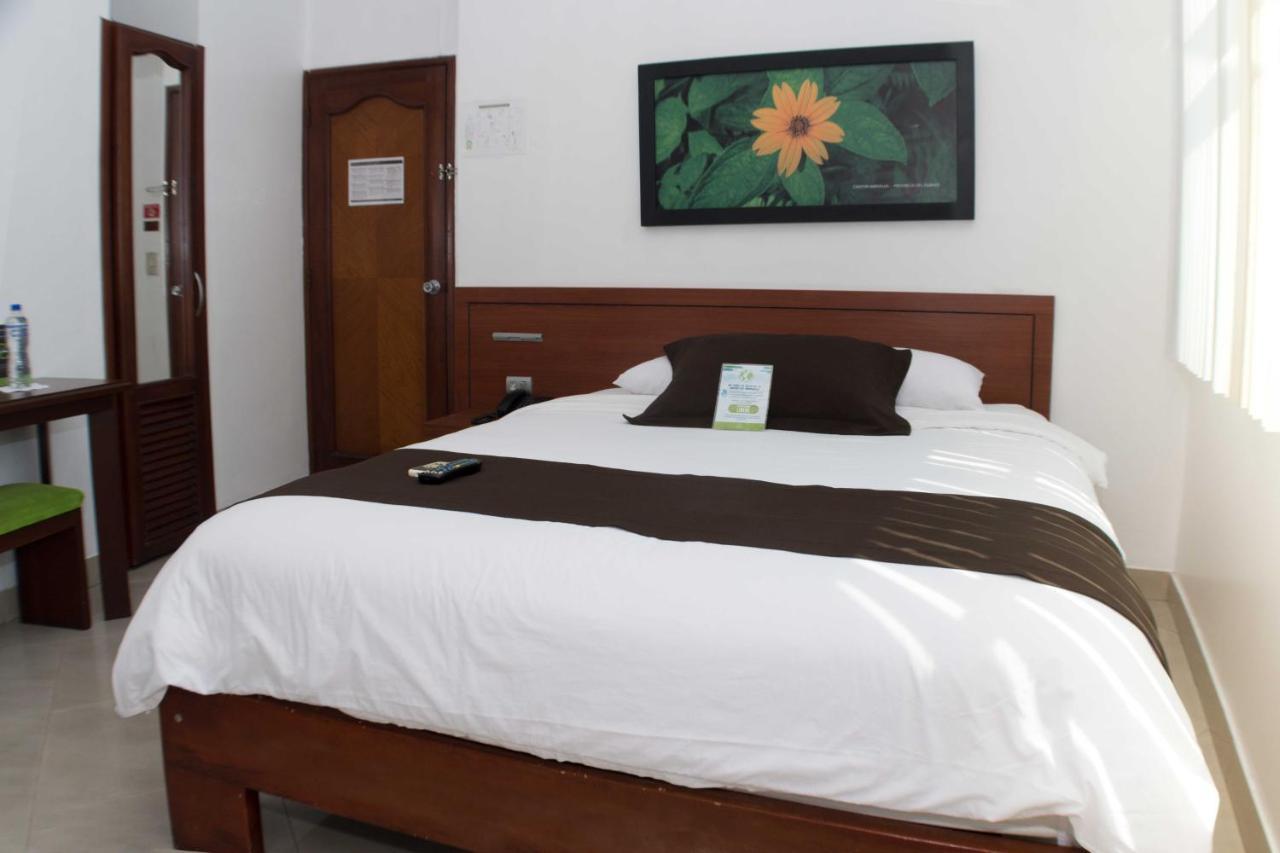 Hotel Castell Guayaquil Exterior photo