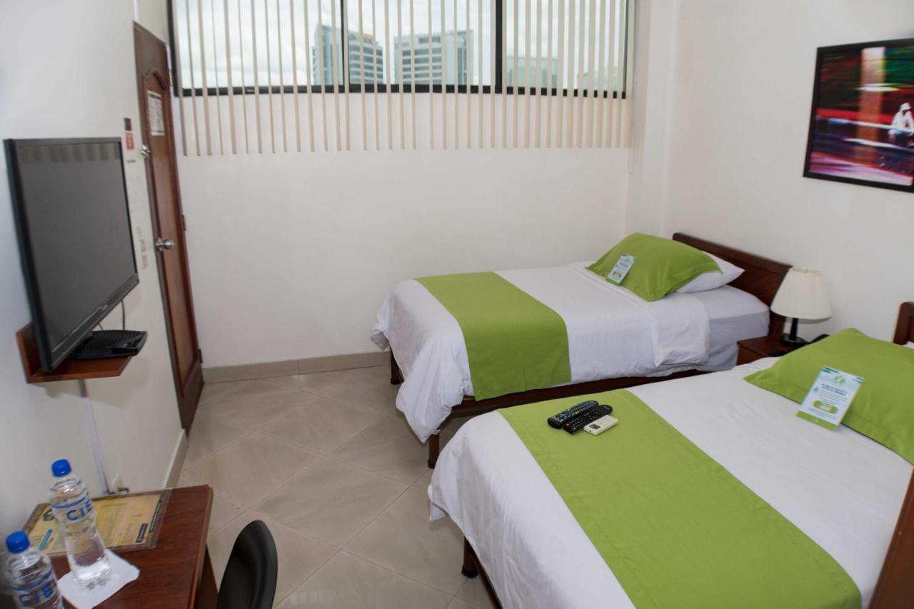 Hotel Castell Guayaquil Exterior photo