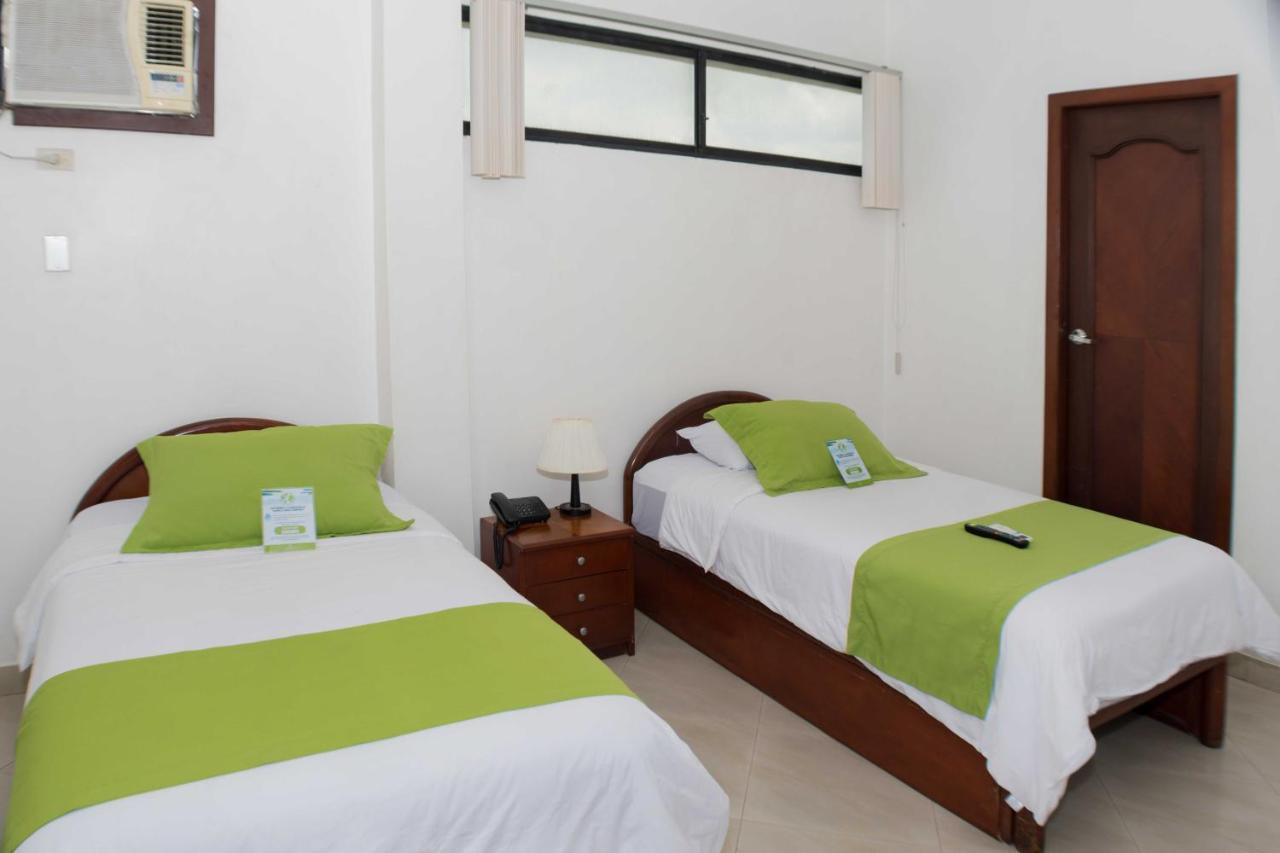 Hotel Castell Guayaquil Exterior photo