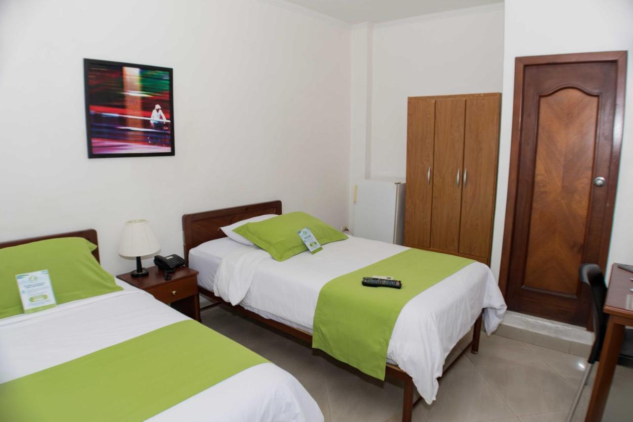 Hotel Castell Guayaquil Exterior photo