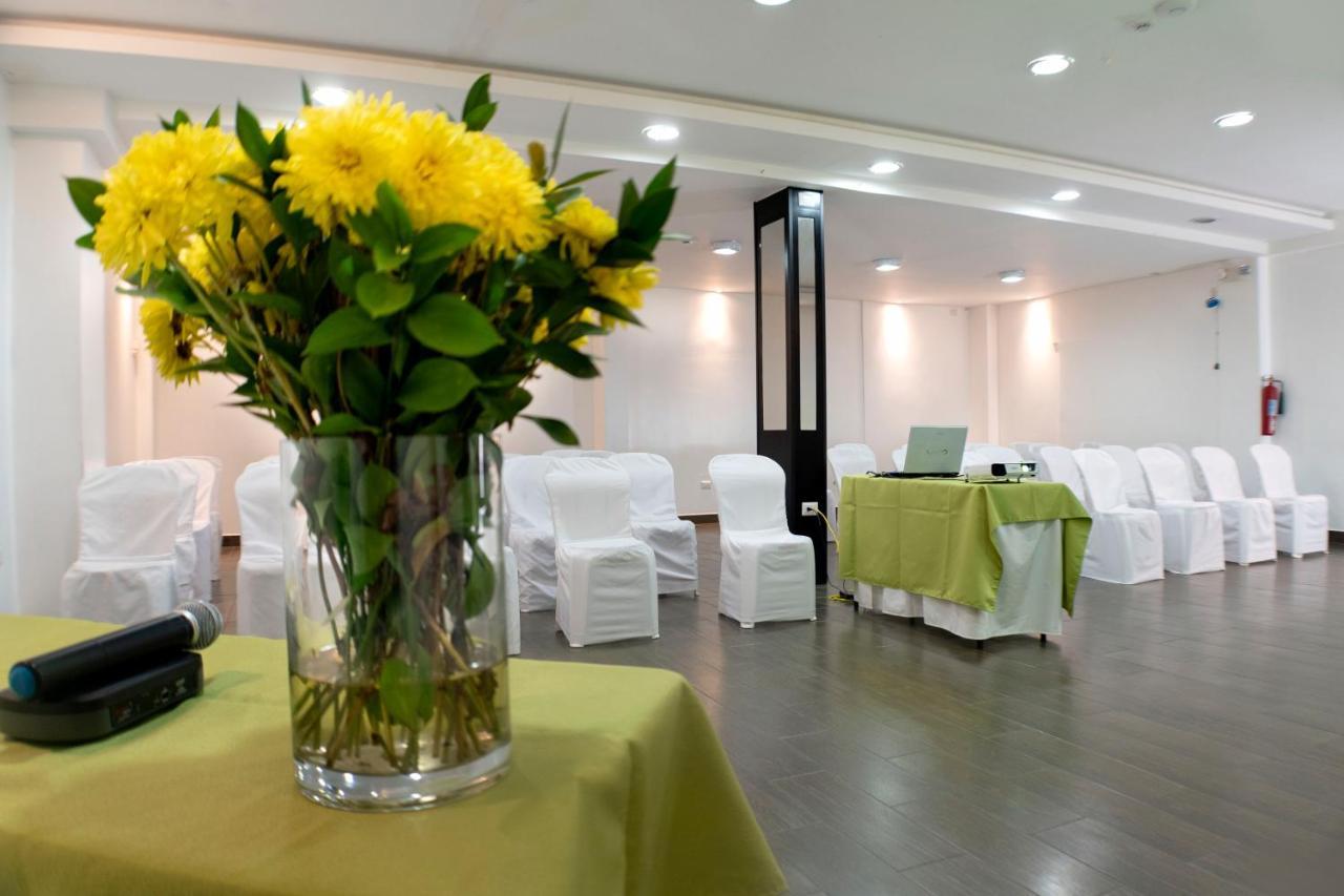 Hotel Castell Guayaquil Exterior photo